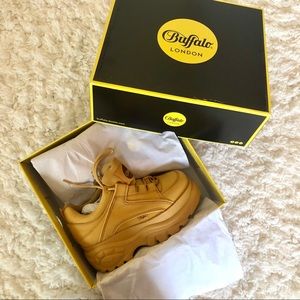 Buffalo London Classic Low Chunky Sneakers